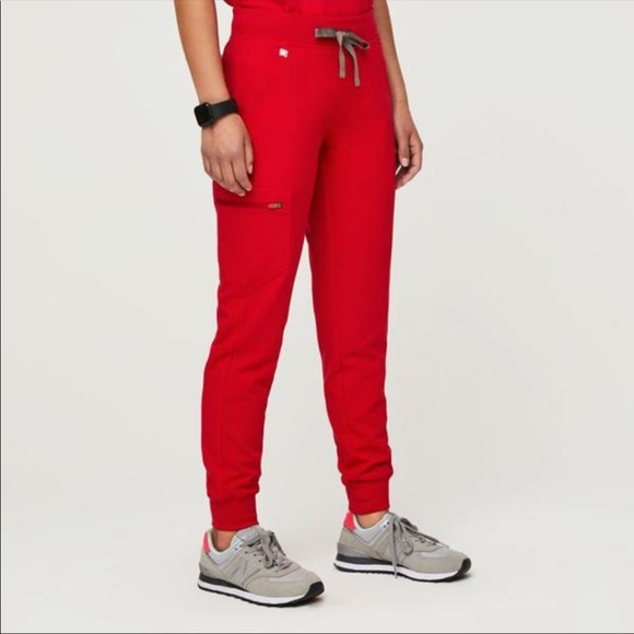 FIGS ZAMORA TALL JAGGERS SCRUB PANTS IN POP RED - Picture 2 of 8